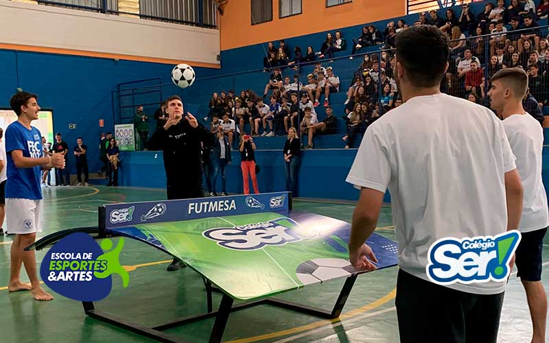 Futmesa na Escola de Esportes