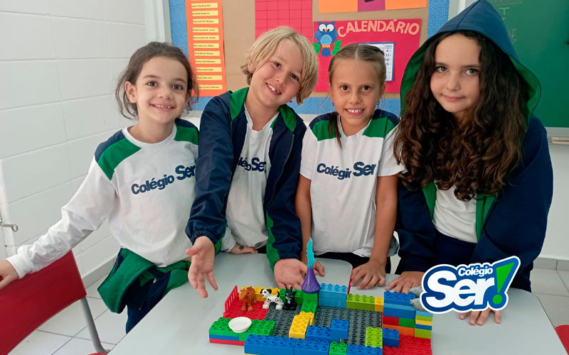 Atividade com Material do Lego com os Aluno do 2º Ano