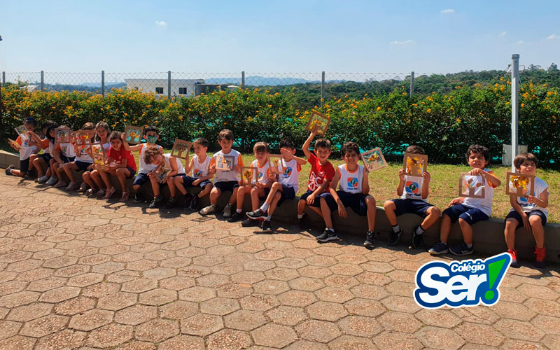 Turmas da Educação Infantil  e do 1º ano do Colégio Ser! Jundiaí celebrando o Dia da Árvore 